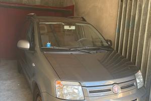 Privato vende box auto/magazzino - Ficarolo centro