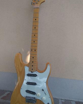 Chitarra elettrica Melody 1970s tipo stratocaster