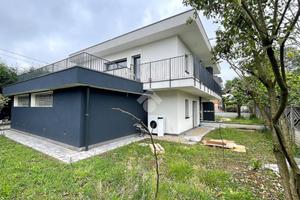 PORZIONE DI BIFAMILIARE A LOMAZZO