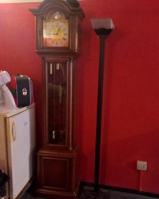 Orologio a pendolo a colonna
