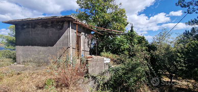 Casetta di campagna con terreno a Linguaglossa