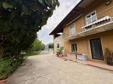 CASA SEMINDIPENDENTE A PRADALUNGA