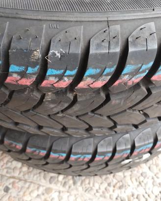Gomme Usate 4 stagioni Vredestein Comtrac 215/75 R