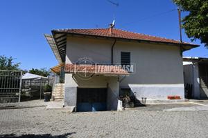 VILLA IN VIA CAVALLO