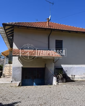 VILLA IN VIA CAVALLO