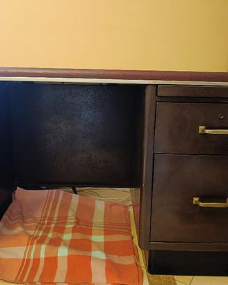 Scrivania vintage in metallo design industriale