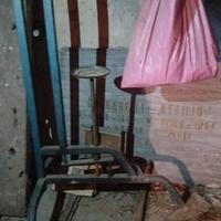 attrezzo tappatrice a colonna