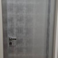 Porta interna grigia