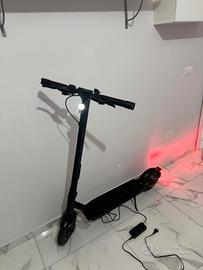 monopattino elettrico argento 25