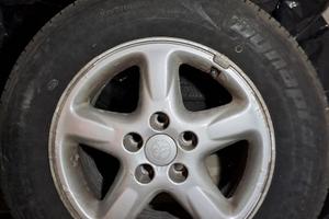 cerchi e gomme rav 4