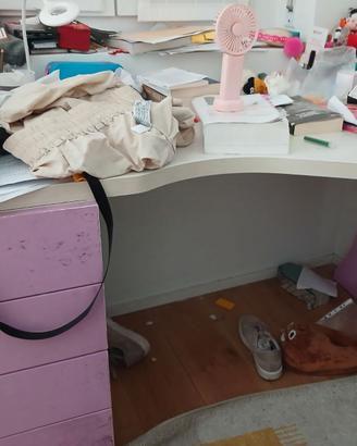 Scrivania mondo convenienza rosa