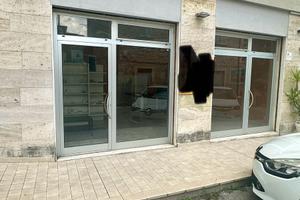 Locale commerciale via Bologna