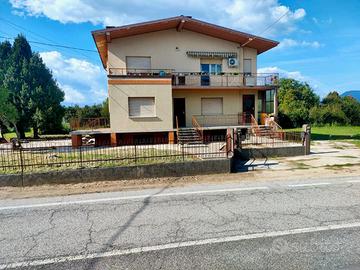 BIFAMILIARE CON INGRESSO INDIPENDENTE E GIARDINO