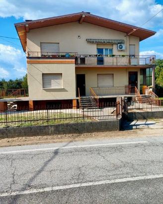 BIFAMILIARE CON INGRESSO INDIPENDENTE E GIARDINO