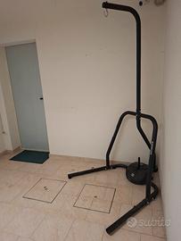Supporto per sacco da boxe