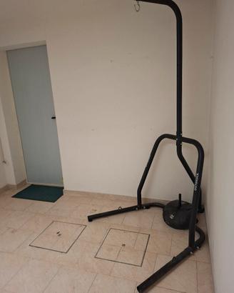Supporto per sacco da boxe