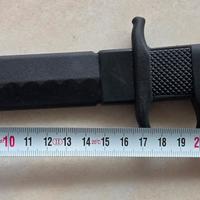 Coltello in gomma per arti marziali