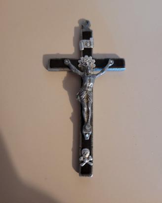 Crocifisso antico teschio e ossa incrociate