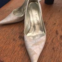 Scarpe usate solo al matrimonio