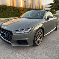 Audi TT III Roadster  40 2.0 tfsi s-tronic