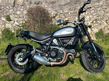 Ducati Scrambler Icon Dark