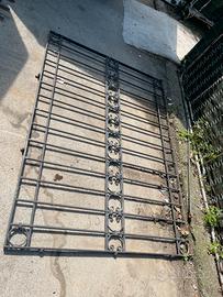 Inferriata in ferro battuto pieno 140x190