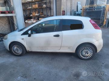 Flotta operativa/leggera 2 Fiat PUNTO e 1 DOBLO'