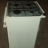 cucina a  gas 4 fuochi 