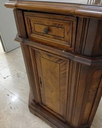 credenza in arte povera