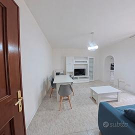 Ampia casa semiindipendente arredata 900,00