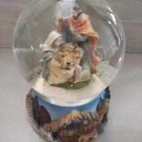 Natività in palla di vetro