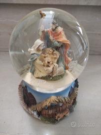 Natività in palla di vetro