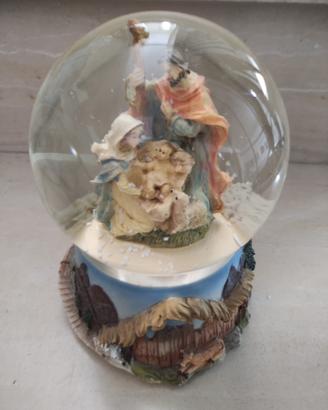 Natività in palla di vetro