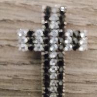 Croce con strass bianchi e neri