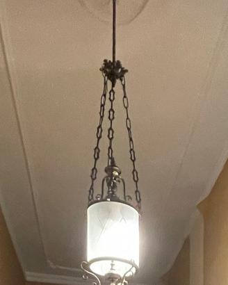 Lampadari vintage eleganti e particolari.