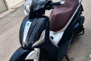 Beverly 300 - 2020 in condizioni perfette