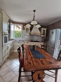 Tavolo da pranzo in legno da 6 persone