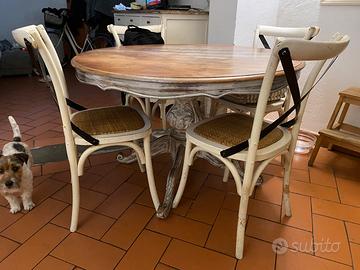 Tavolo d’epoca tondo 4+2 posti