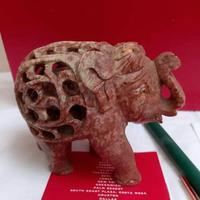 Elefante pietra ollare 