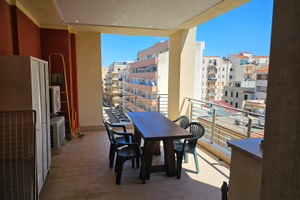 Alghero in centro e mare con garage e terrazzo