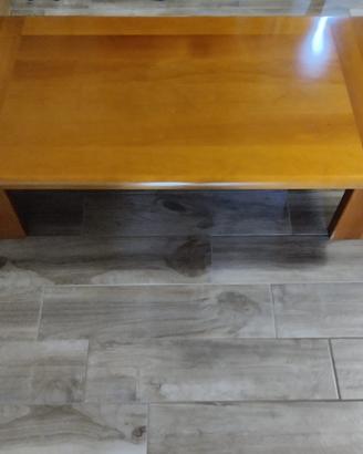 Tavolino da salotto e lampada