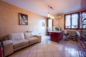 TRILOCALE CON TERRAZZO, CANTINA E GARAGE