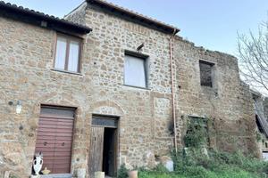 Rustico / Casale di 120 m² con 3 locali a Vejano