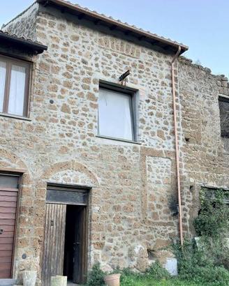 Rustico / Casale di 120 m² con 3 locali a Vejano