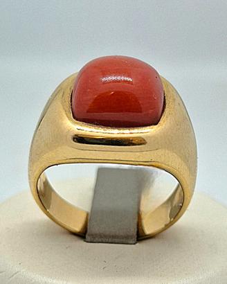 Anello da donna con corallo rosso