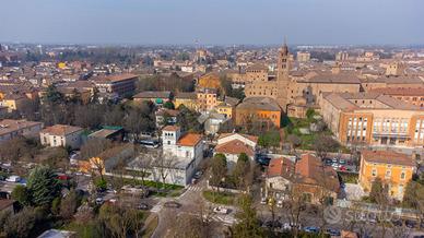 NEGOZIO A CARPI