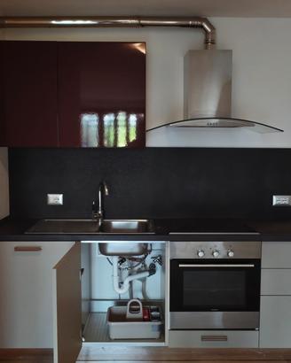 Cucina pari al nuovo