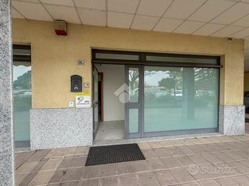 NEGOZIO A PESSANO CON BORNAGO