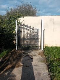 cancello nuovo in ferro pieno a 2 ante 