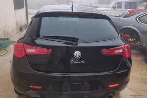 PORTELLONE E PARAURTI POSTERIORE ALFA GIULIETTA